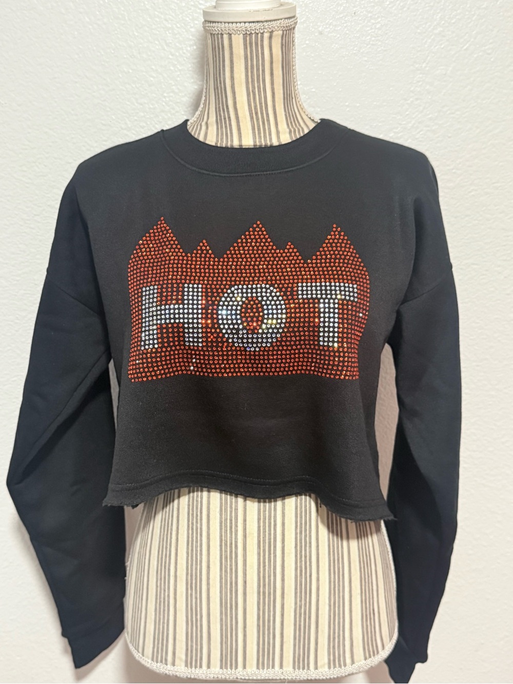 New Black Cropped Sweater with 'HOT' Rhinestone Design Large